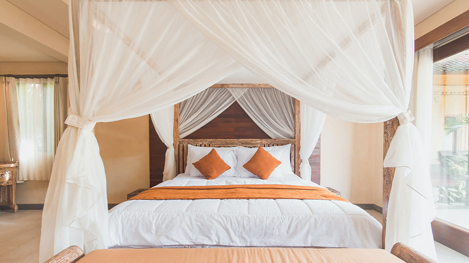 Four-Poster & Canopy Beds Are Back
