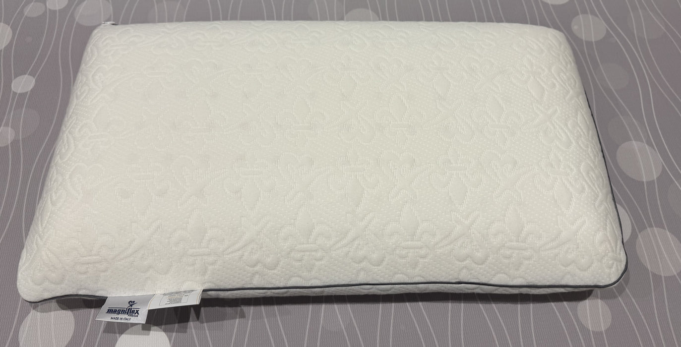 Magniflex Abbraccio Maxi Pillow - Open Box - Bedplanet