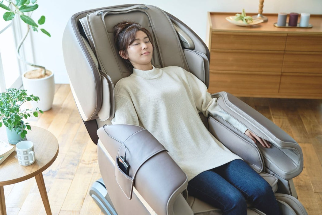 Fujiiryoki Calm Plus Flex Frame SL Track Massage Chair PM - MassageChairPlanet.com