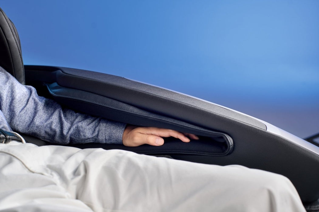 Fujiiryoki Cyber Relax Ai Made in Japan 5D Ai Ultra Premium Massage Chair - MassageChairPlanet.com