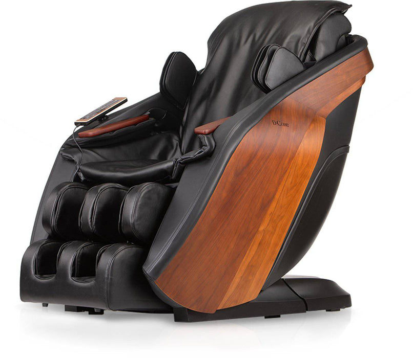 DCore Stratus - JP Made in Japan Ultra Premium Massage Chair - MassageChairPlanet.com