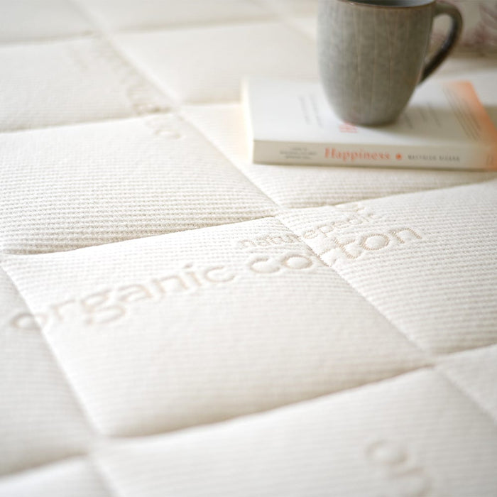 Naturepedic Serenade Organic Hybrid Mattress corner detail