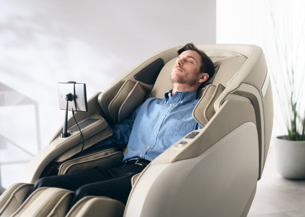 Fujiiryoki MR7500 Cyber - Relax Elite Massage Chair - MassageChairPlanet.com