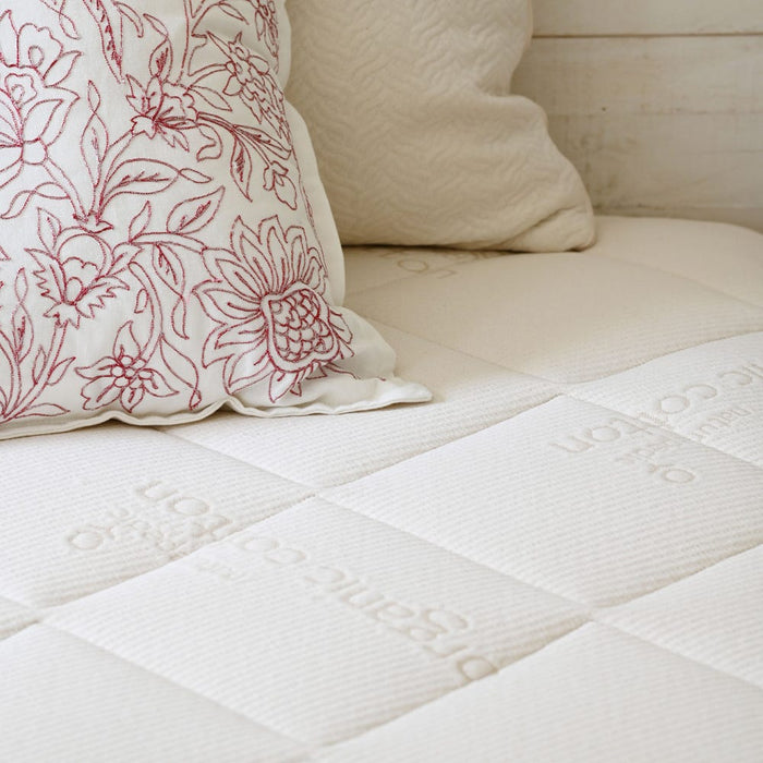 Naturepedic Serenade Organic Hybrid Mattress layer detail 1